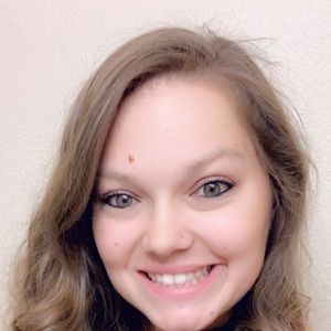 Meet your Posher, Courtney